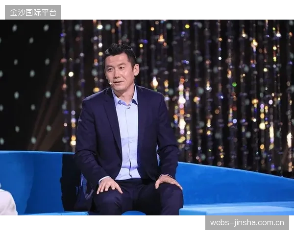 杨晨加盟浙江职业足球：从国脚风采到商业新征程——足球梦与商业智慧的完美结合